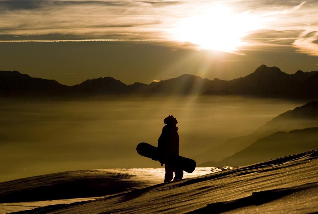 Chalet Des Alpes - Sunset View - ครองส์มอนตานา ภายนอก รูปภาพ