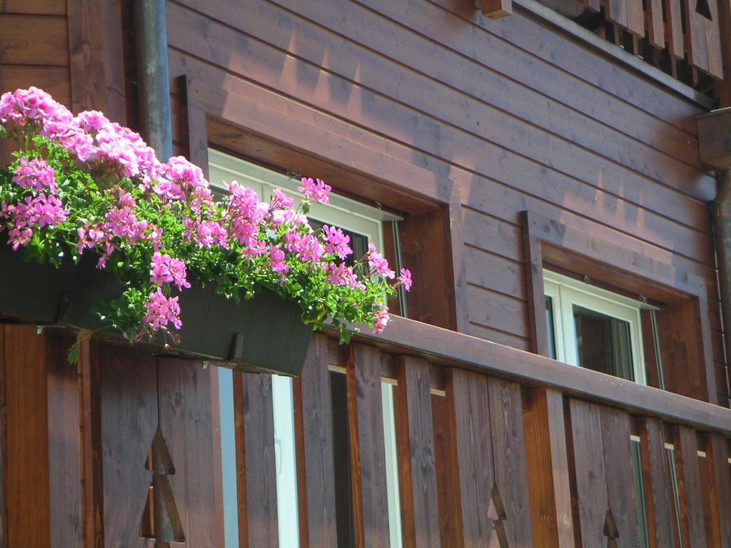 Chalet Des Alpes - Sunset View - ครองส์มอนตานา ภายนอก รูปภาพ